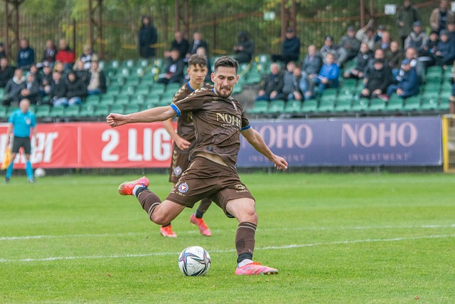 东契奇半场贡献18分，浓眉6分3篮板3助攻